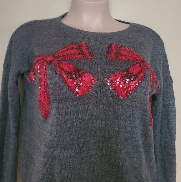Abercrombie & Fitch women's sweater sz.XS loose fit Sequin red bows (A2) - Picture 2 of 8